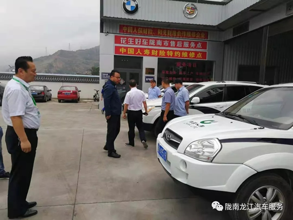 金錘鈑金，銀槍噴漆！龍江汽修值得信賴！